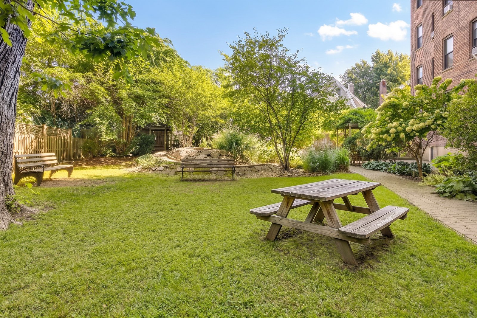 570 Westminster Road - Courtyard Garden